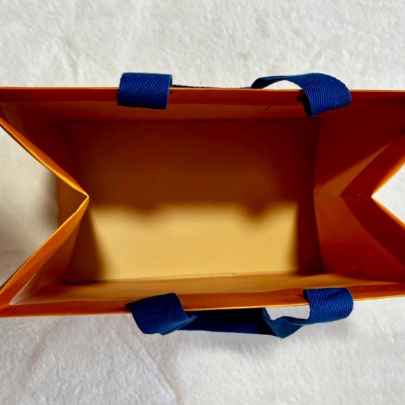 Auth Louis Vuitton M size box, dust bag & 2 different gift bags LIKE NEW! - Picture 14 of 14